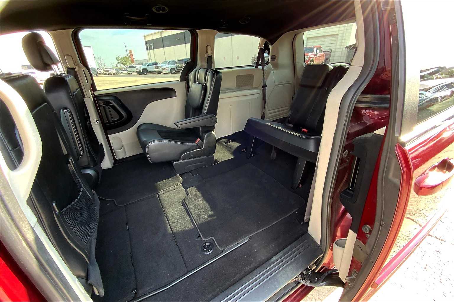 2017 Dodge Grand Caravan SXT photo 18