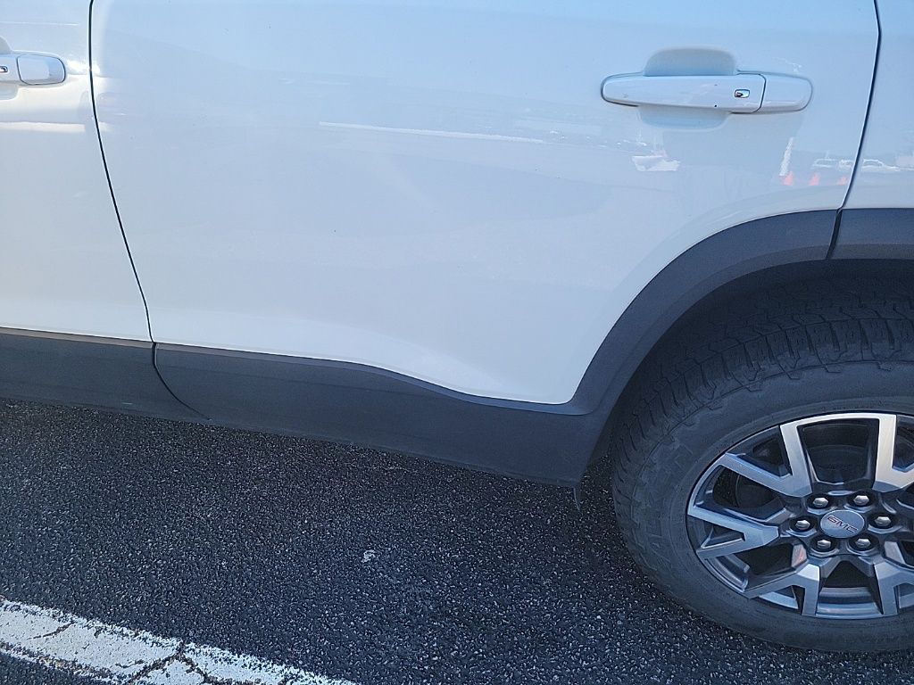 2023 Gmc Acadia SLT photo 18