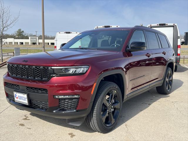 2025 Jeep Grand Cherokee Limited photo 3