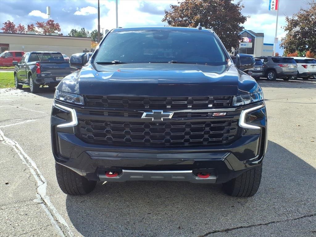 2023 Chevrolet Suburban Z71 photo 2