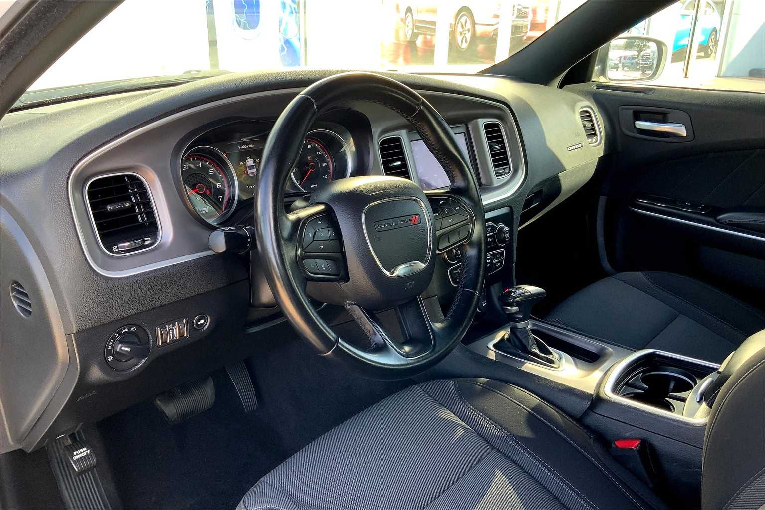 2022 Dodge Charger SXT photo 16