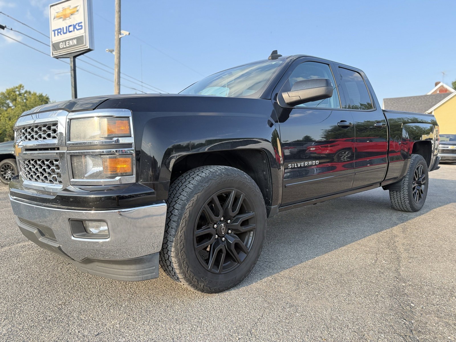 Used 2015 Chevrolet Silverado 1500 LT with VIN 1GCRCRECXFZ232048 for sale in Eminence, KY