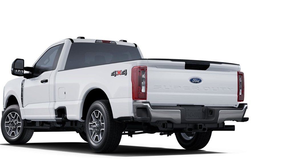 2025 Ford F-350 XLT photo 2