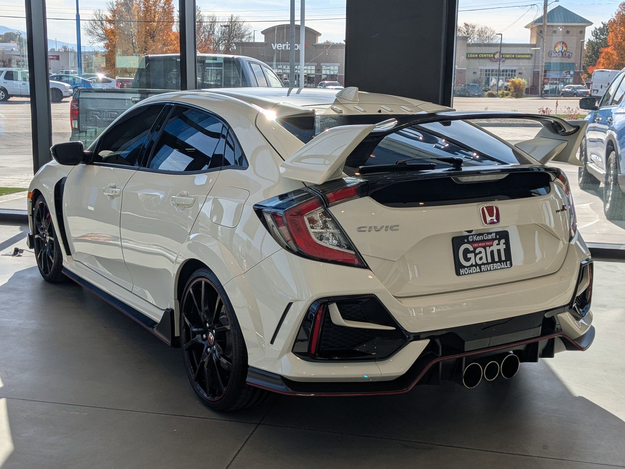 2021 Honda Civic Type R Touring photo 3