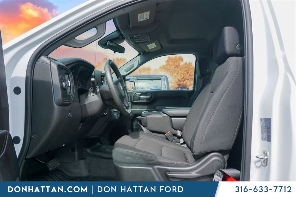 2024 Chevrolet Silverado 1500 photo 3