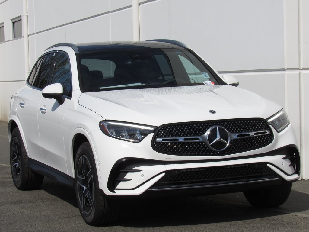 2025 Mercedes Benz GLC 300 4MATIC photo 2