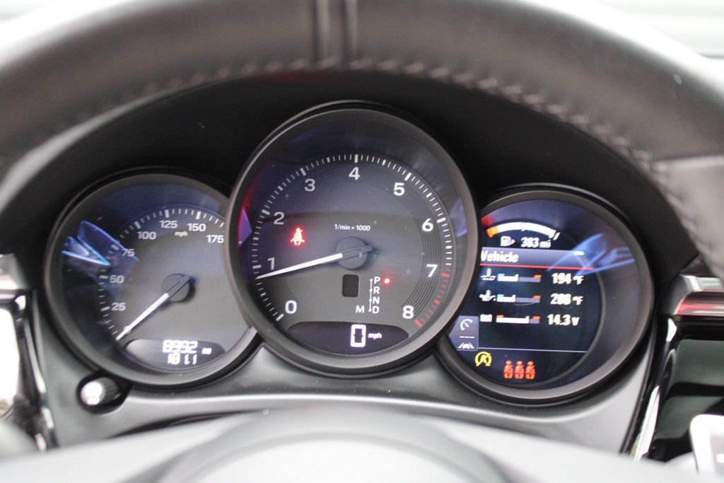2025 Porsche Macan Base photo 23