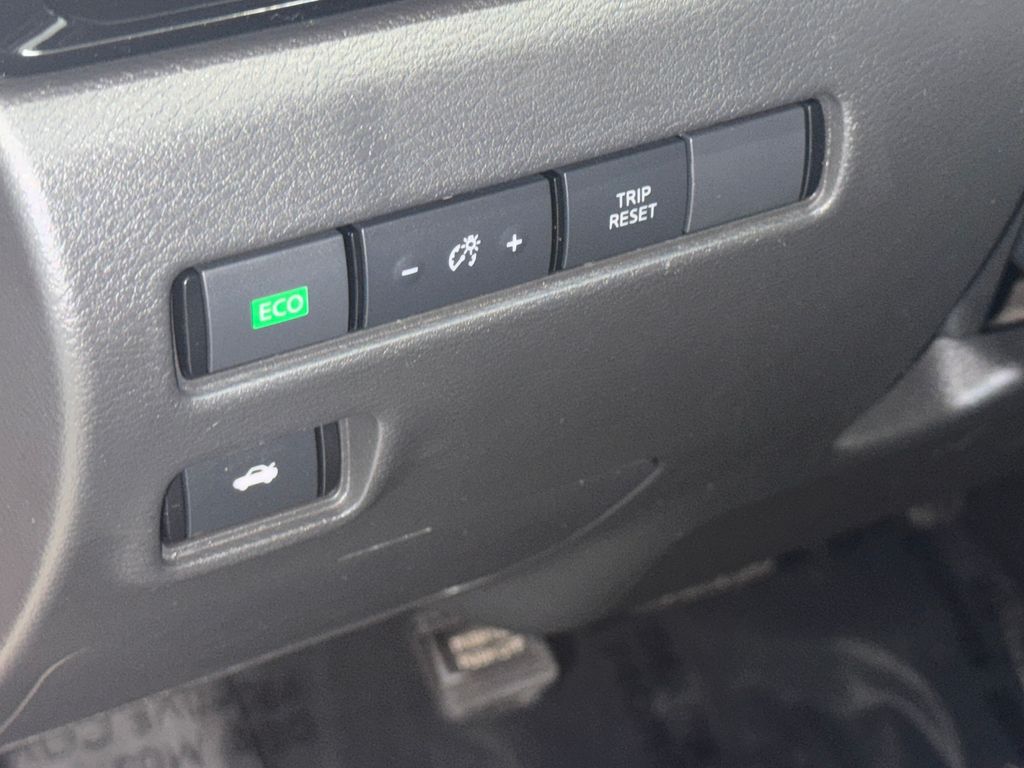 2021 Nissan Sentra SR photo 24