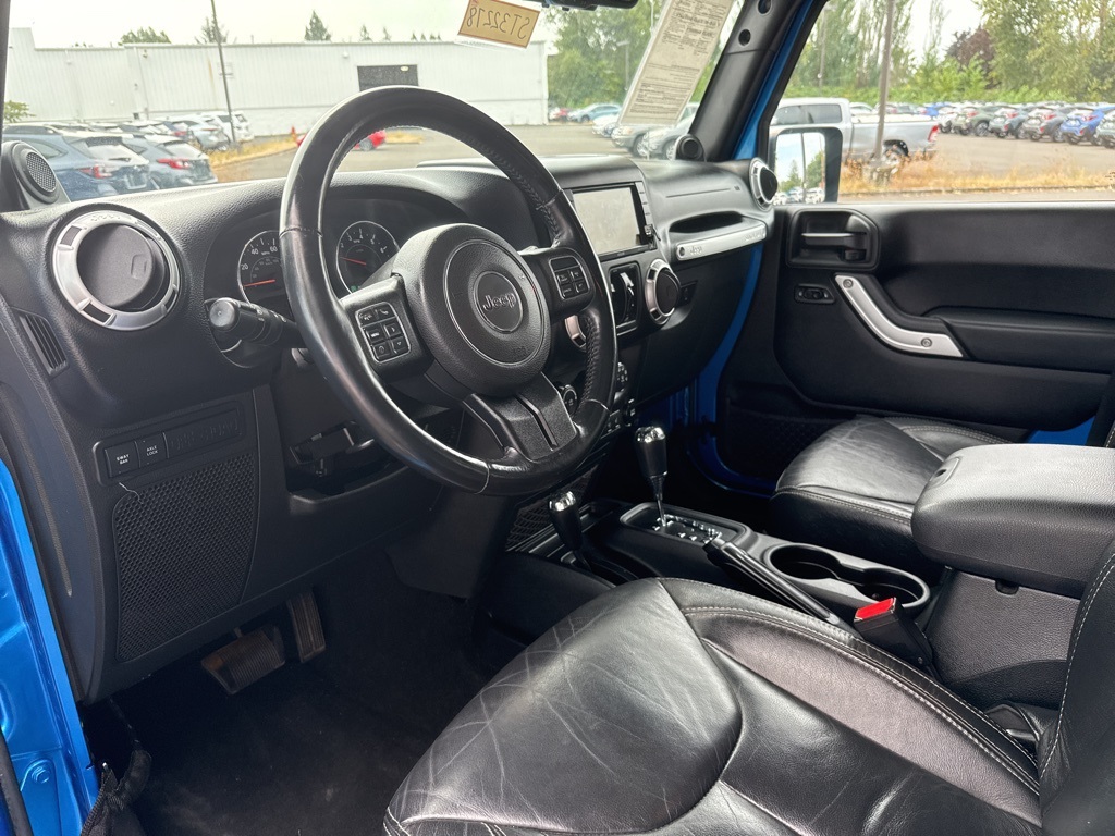 2014 Jeep Wrangler Unlimited Rubicon photo 12