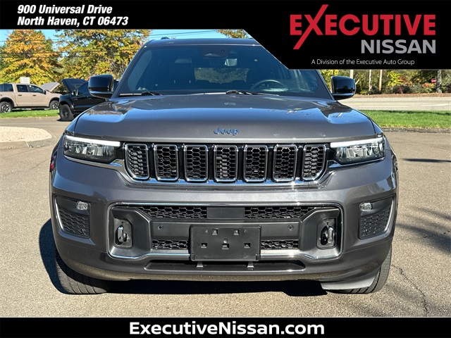 2022 Jeep Grand Cherokee Overland photo 2