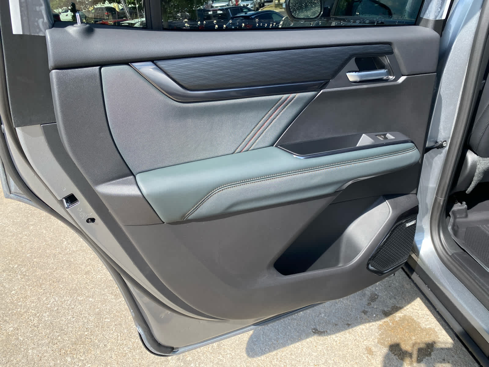2026 Gmc Acadia AT4 photo 24