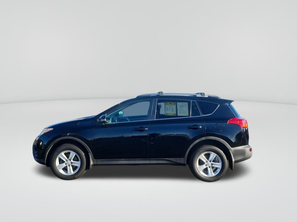 2014 Toyota RAV4 XLE photo 2