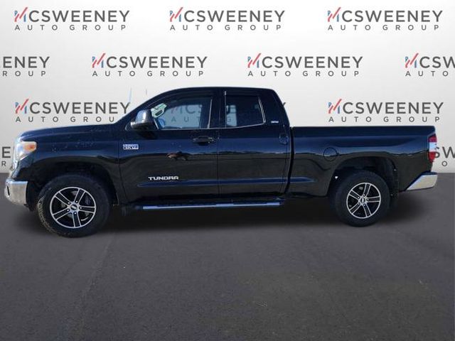 2017 Toyota Tundra SR5 photo 2