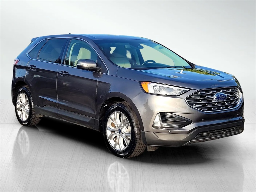 2022 Ford Edge Titanium photo 3