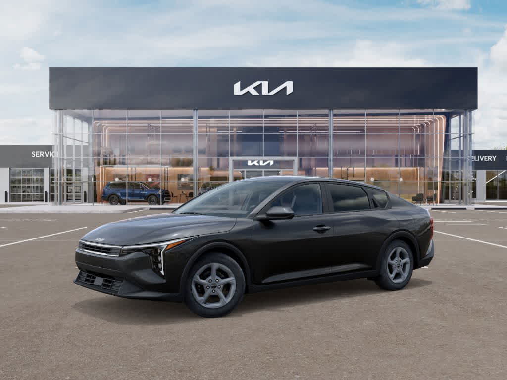 2025 Kia K4 LXS photo 2