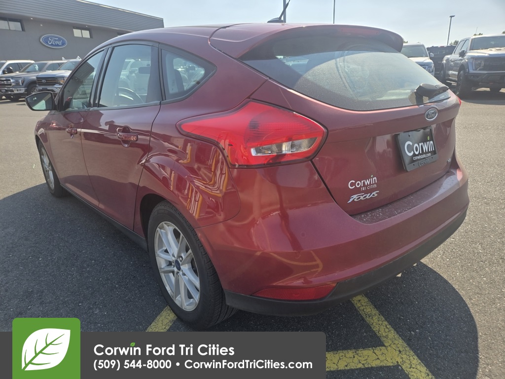 2017 Ford Focus SE photo 3