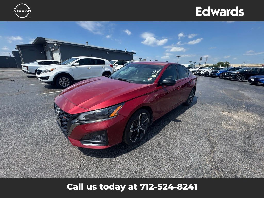 2024 Nissan Altima 2.5 SR photo 6