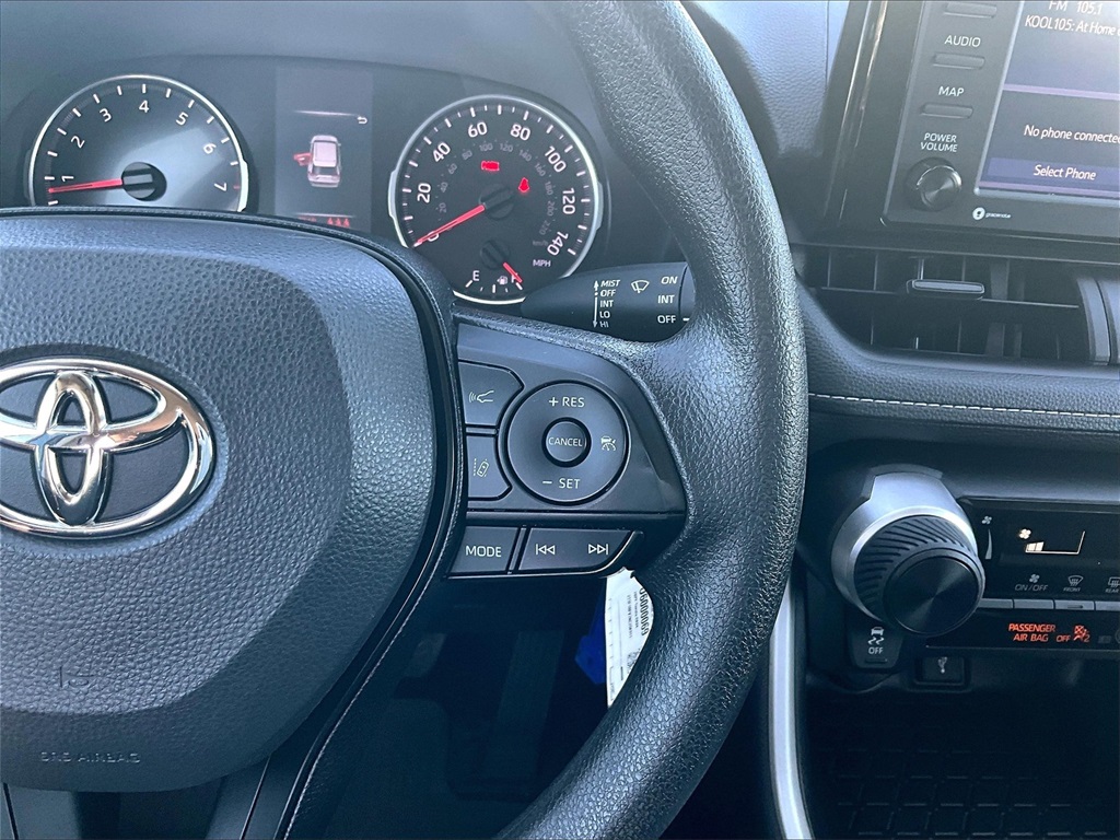 2022 Toyota RAV4 LE photo 24