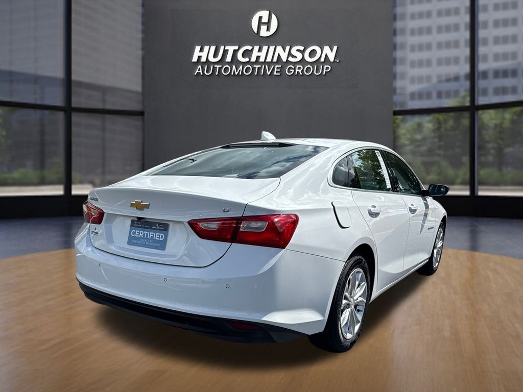 2024 Chevrolet Malibu 1LT photo 3