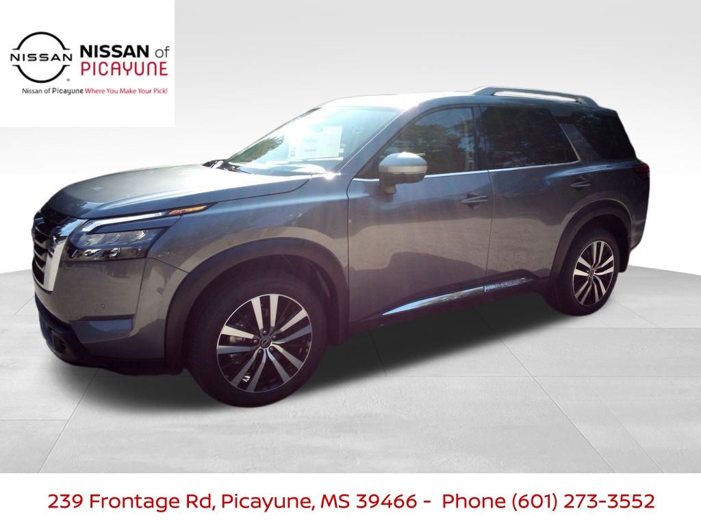 2025 Nissan Pathfinder Platinum's photo