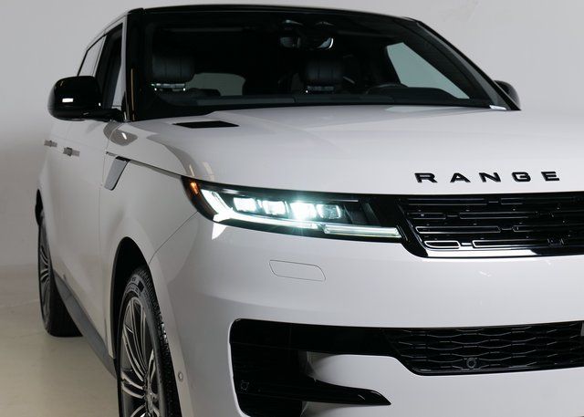 2025 Land Rover Range Rover Sport SE photo 23