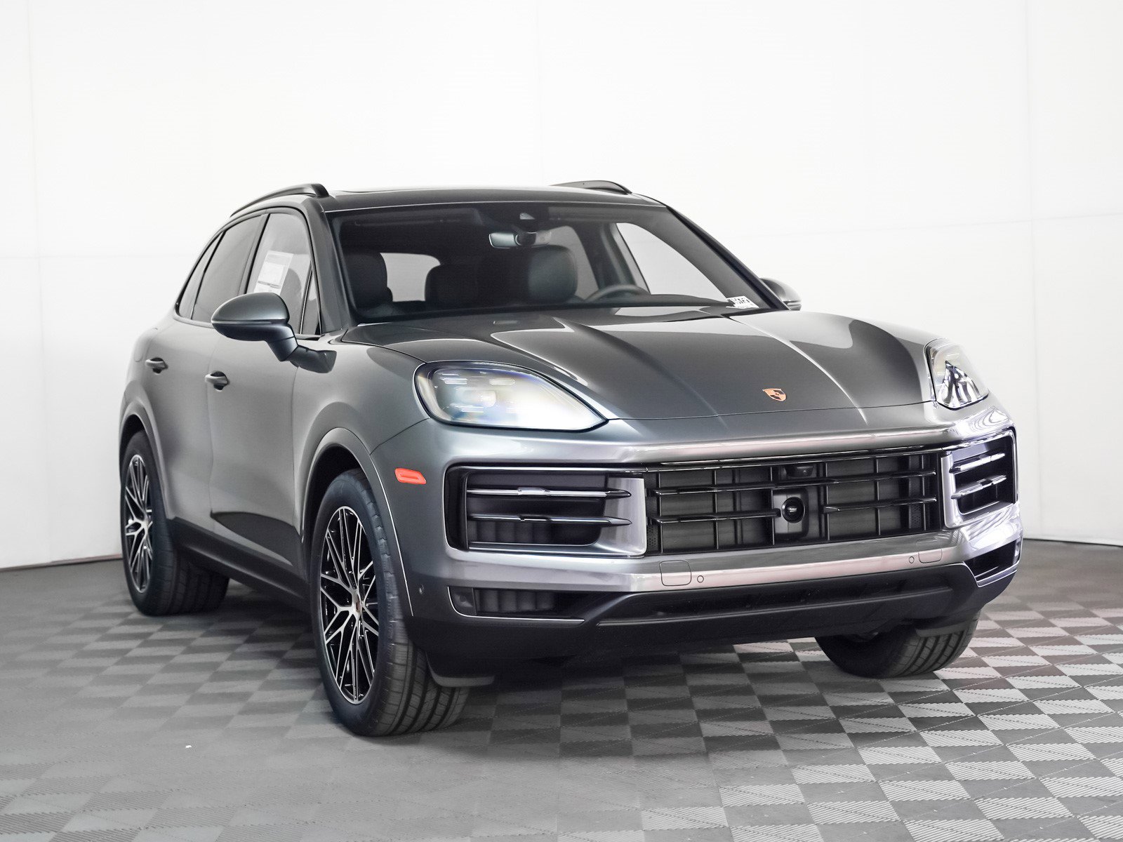 2025 Porsche Cayenne photo 8