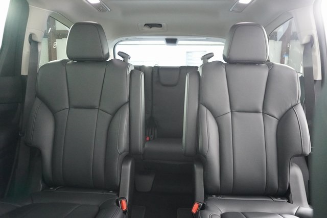 2025 Subaru Ascent Onyx Edition Touring photo 18