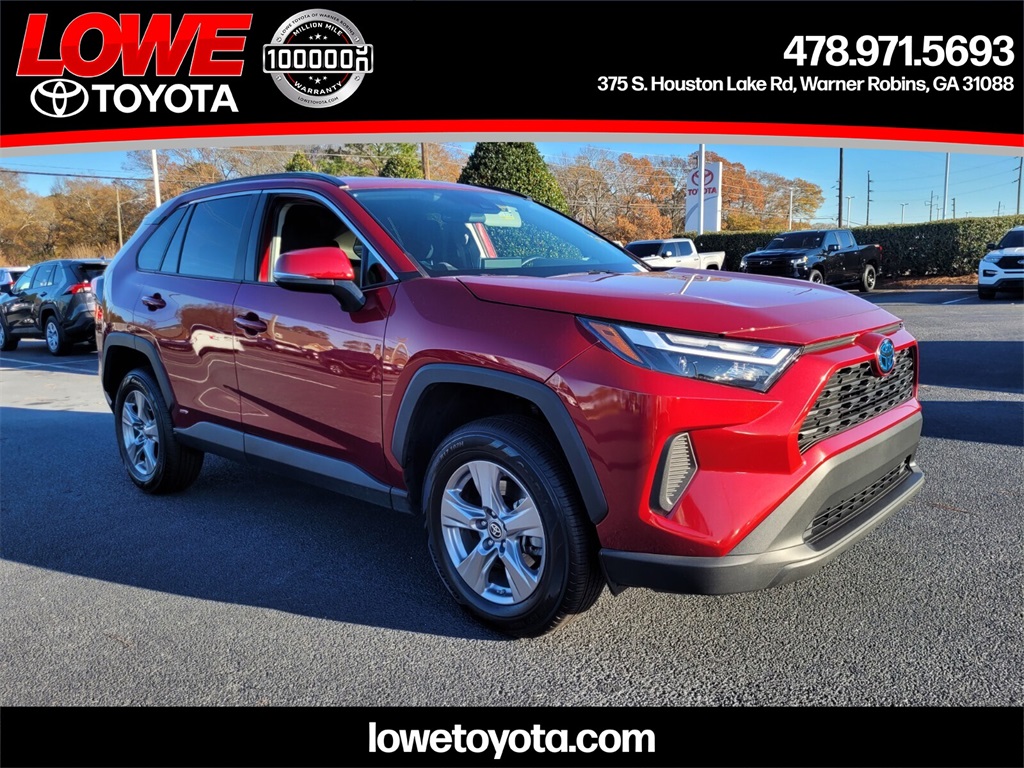2024 Toyota RAV4 LE's photo