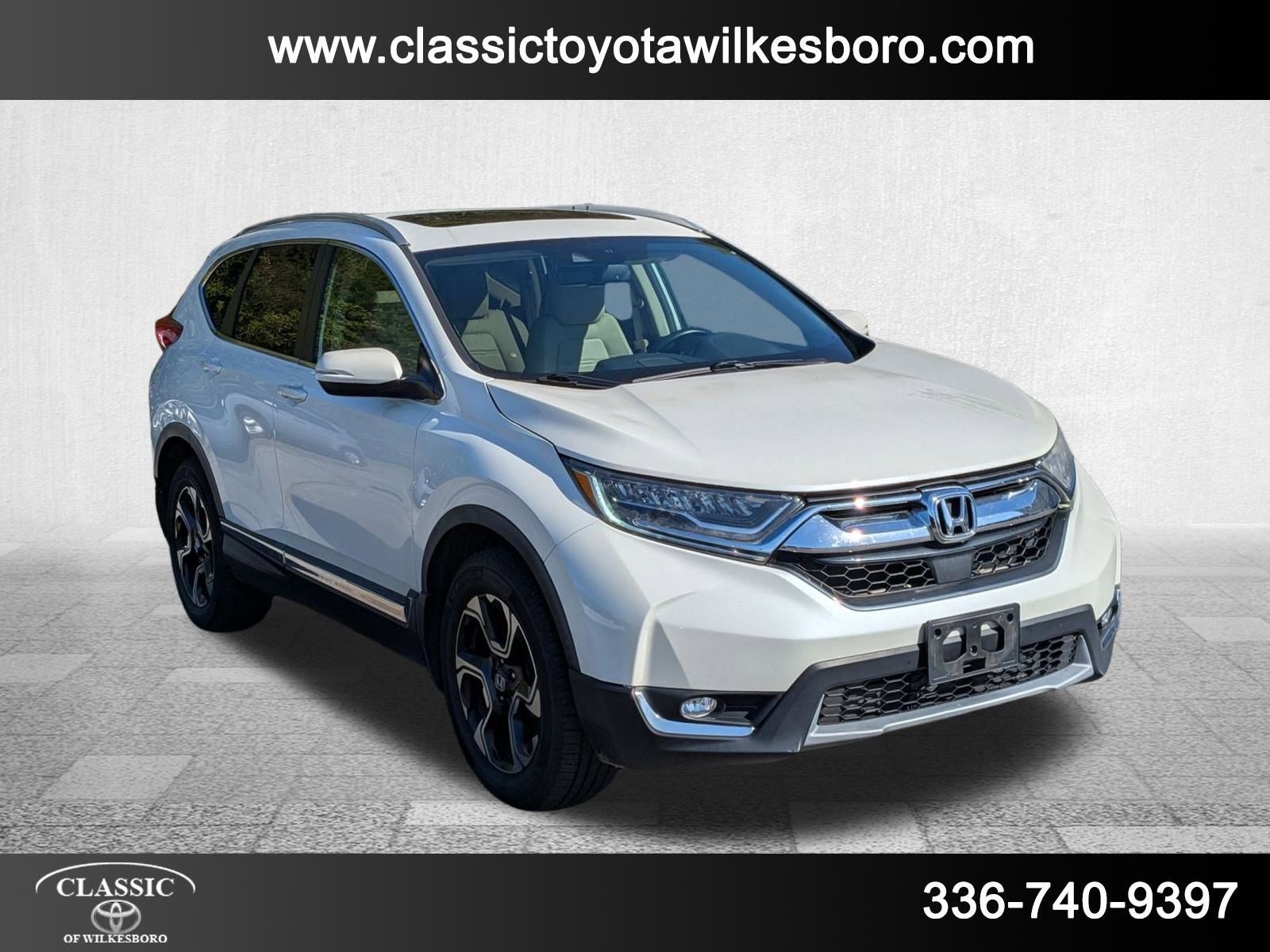 2018 Honda CR-V Touring photo 3