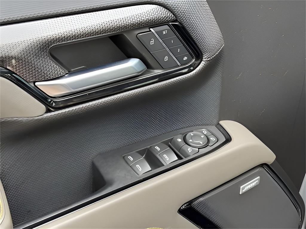 2023 Chevrolet Silverado 1500 ZR2 photo 9