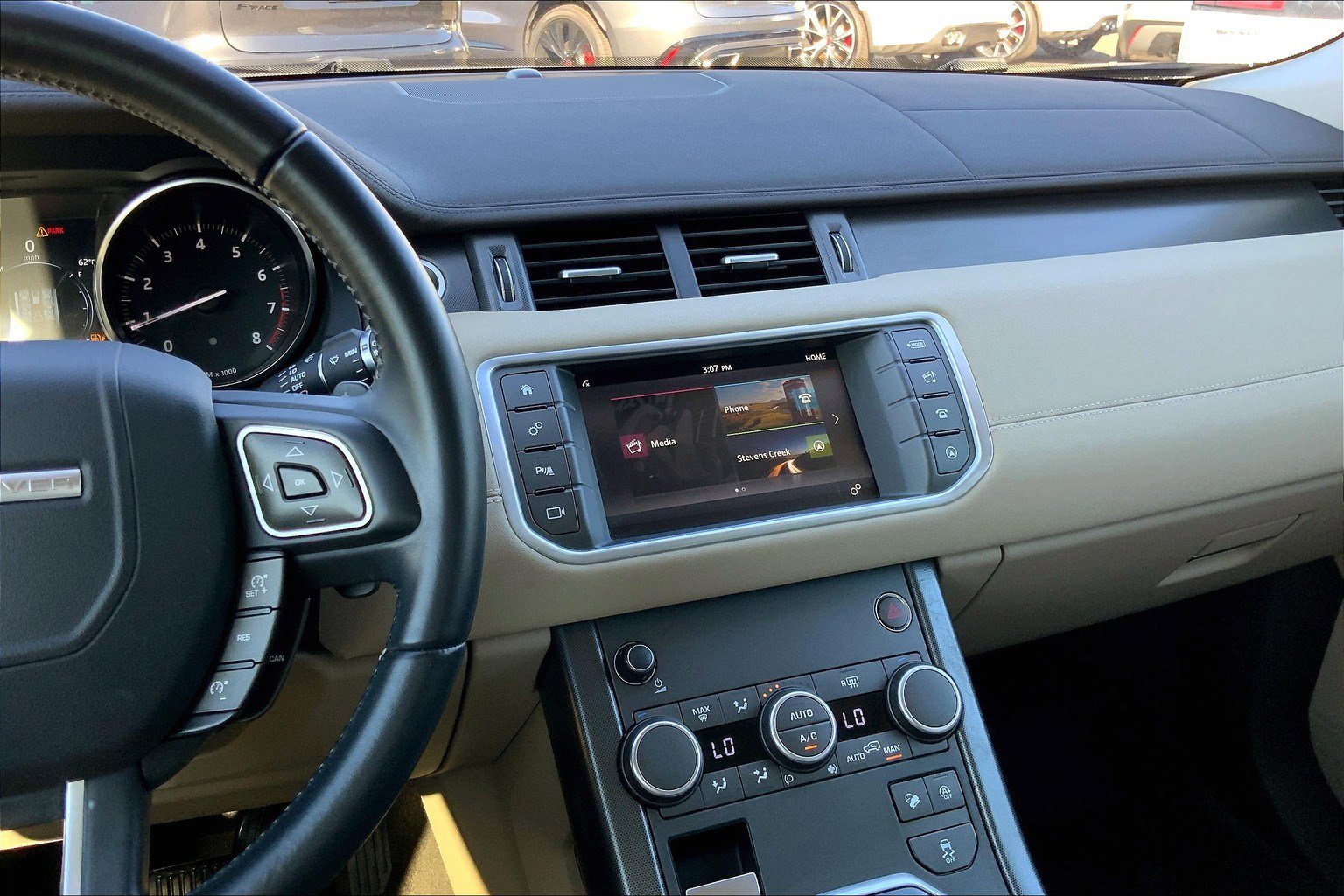 2019 Land Rover Range Rover Evoque SE photo 5