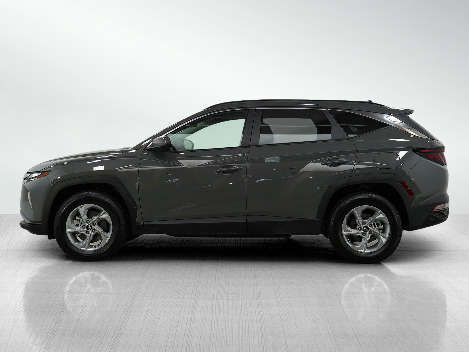 Used 2024 Hyundai Tucson SEL with VIN 5NMJBCDE4RH389017 for sale in Minneapolis, Minnesota
