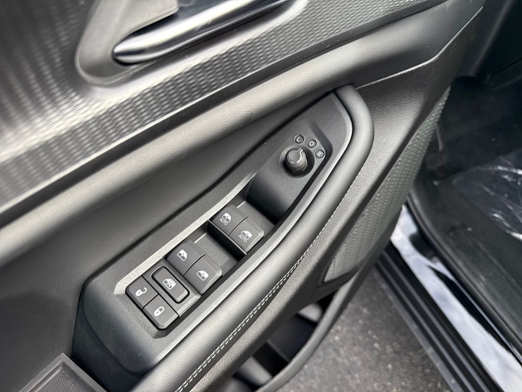 2025 Jeep Grand Cherokee Laredo X photo 4