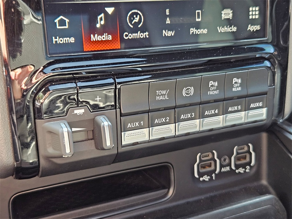 2022 Ram 2500 Laramie photo 32