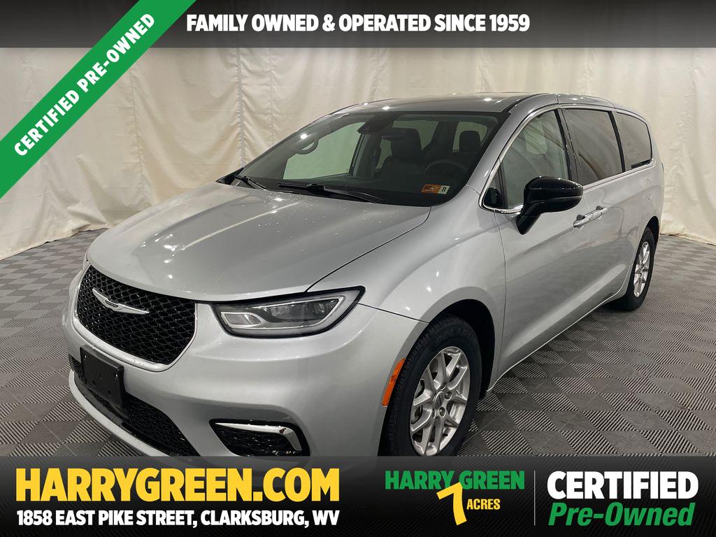 2024 Chrysler Pacifica Touring L's photo