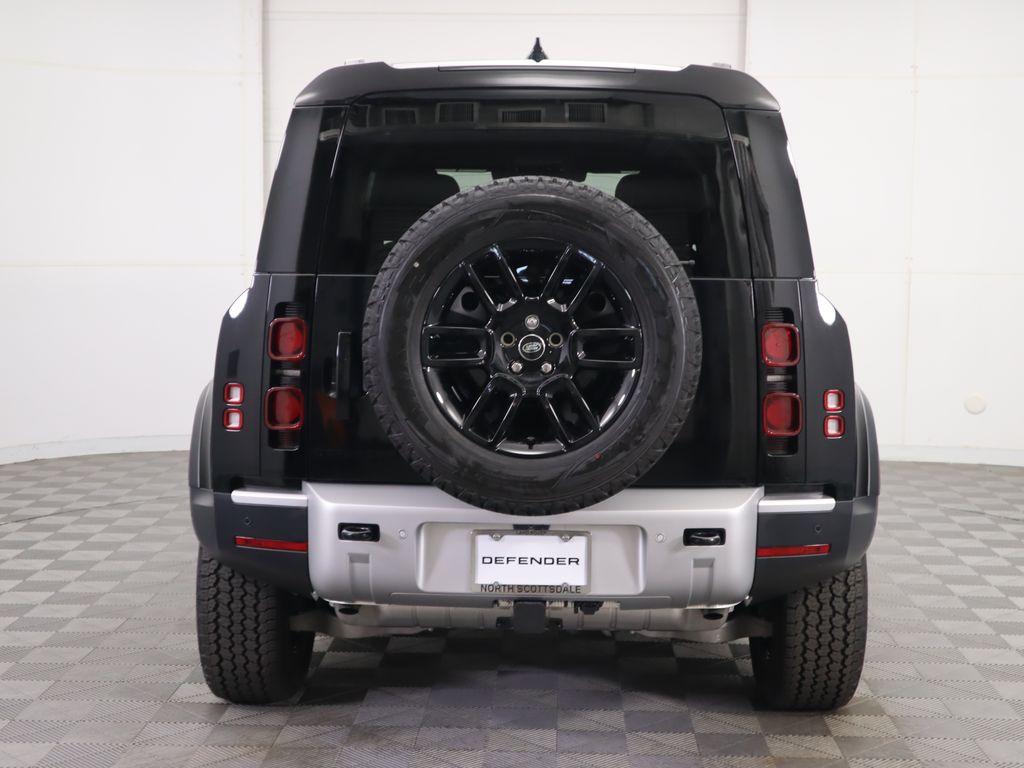 2025 Land Rover Defender 110 S photo 6