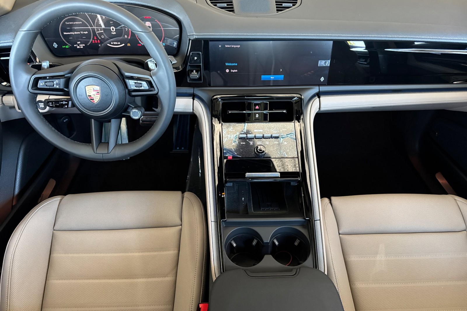 2025 Porsche Panamera 4 photo 7
