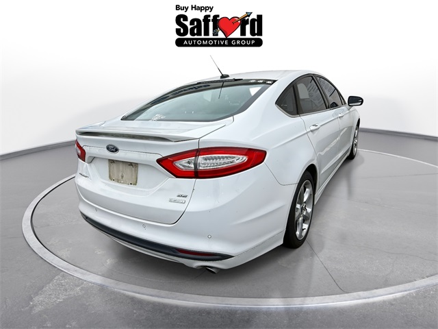 2014 Ford Fusion SE photo 2