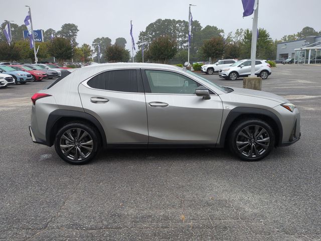 2020 Lexus UX 200 F SPORT photo 2