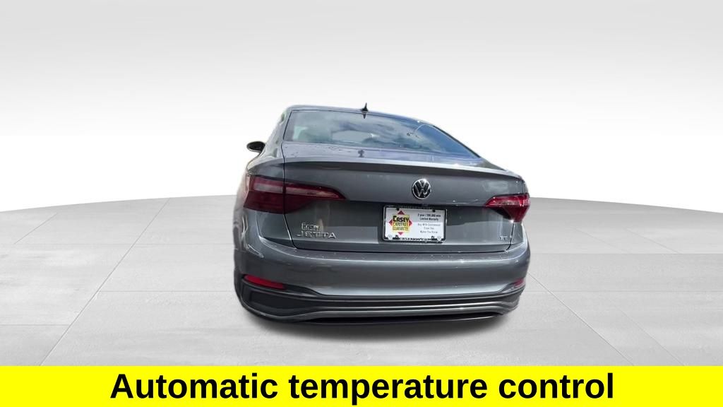 2024 Volkswagen Jetta 1.5T SE photo 9
