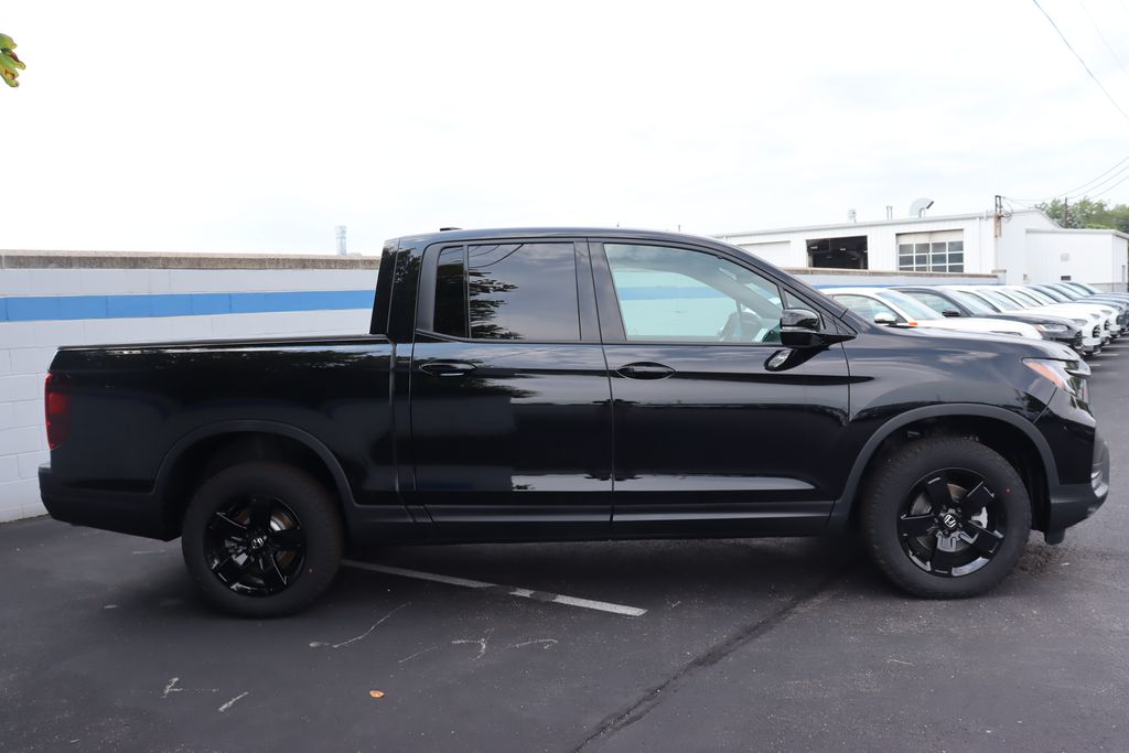 2025 Honda Ridgeline Black Edition photo 5