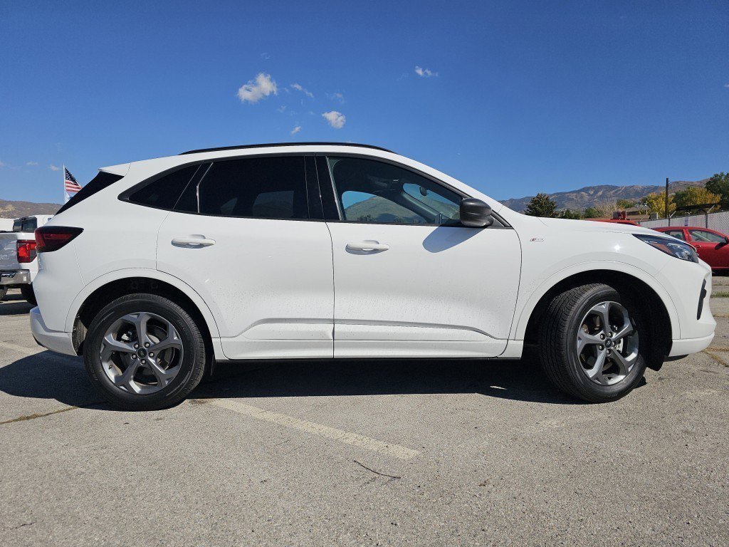 2023 Ford Escape ST-Line photo 17