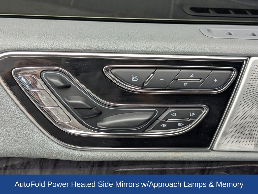 2019 Lincoln Navigator L Reserve photo 15