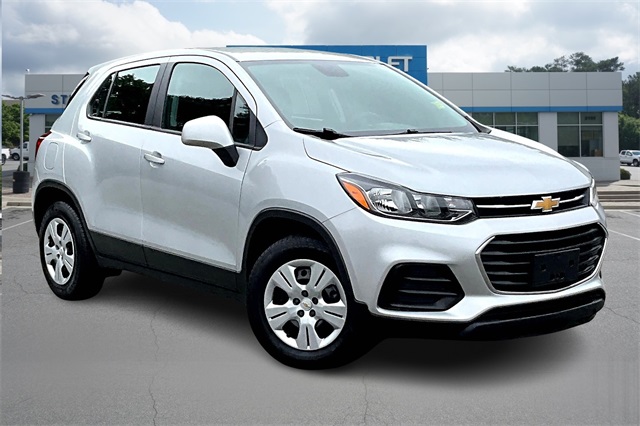 2019 Chevrolet Trax LS photo 3