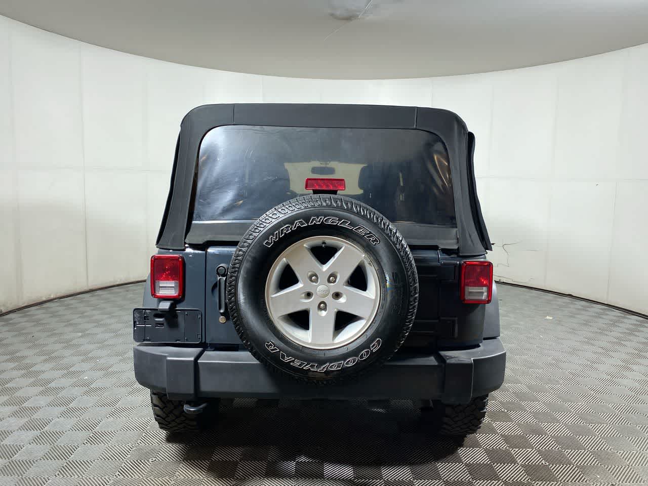 2017 Jeep Wrangler Unlimited Sport photo 3