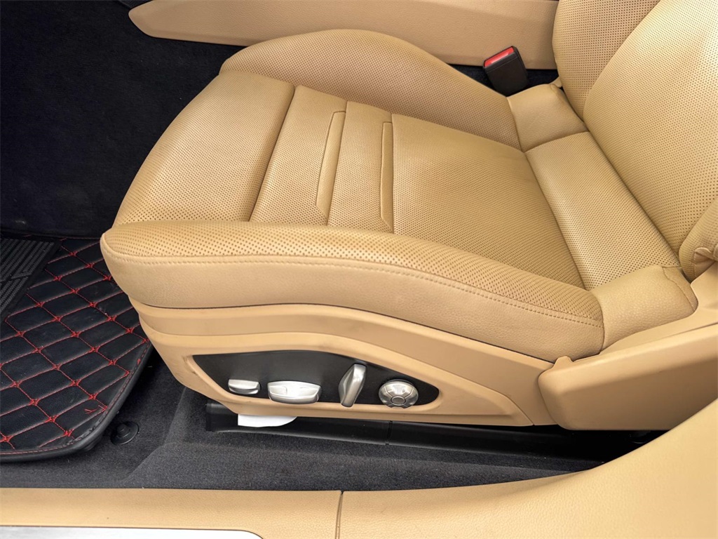 2020 Porsche Panamera 4 photo 16