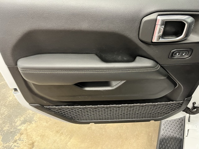 2021 Jeep Wrangler Unlimited Sahara photo 17