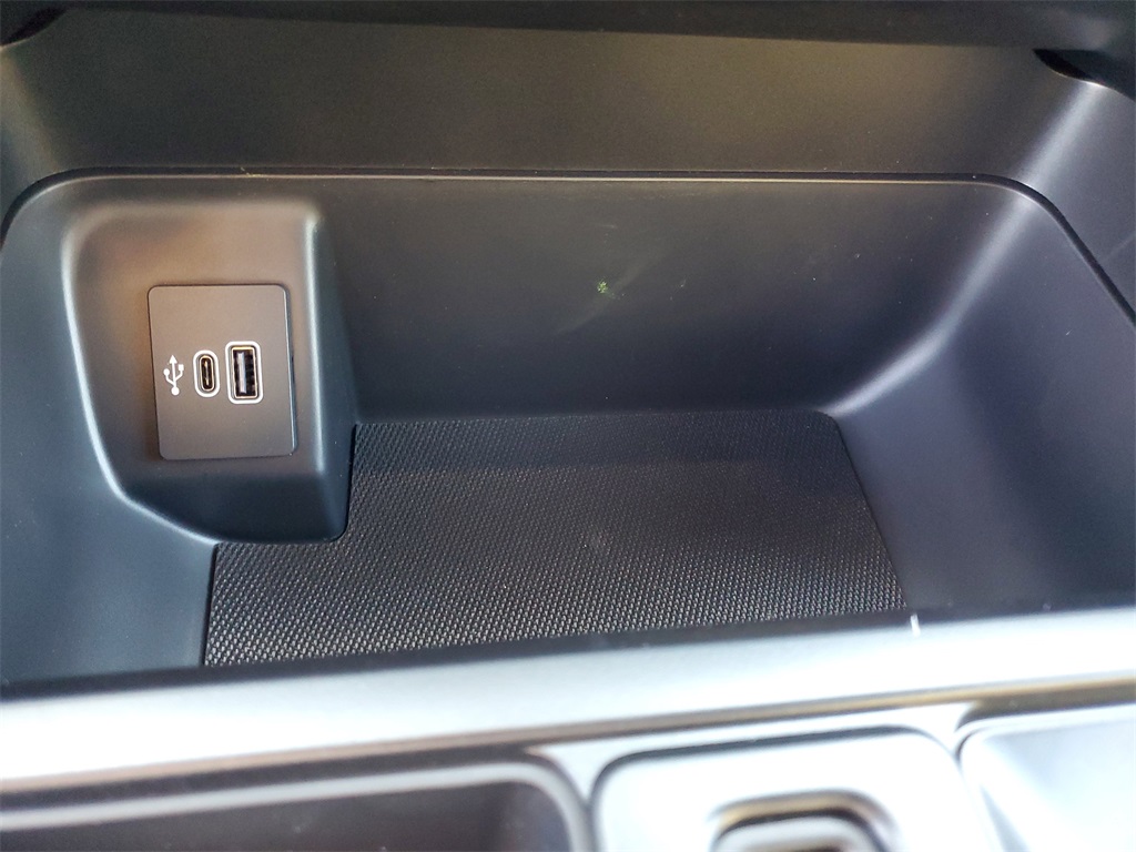 2025 Ford F-150 STX photo 17