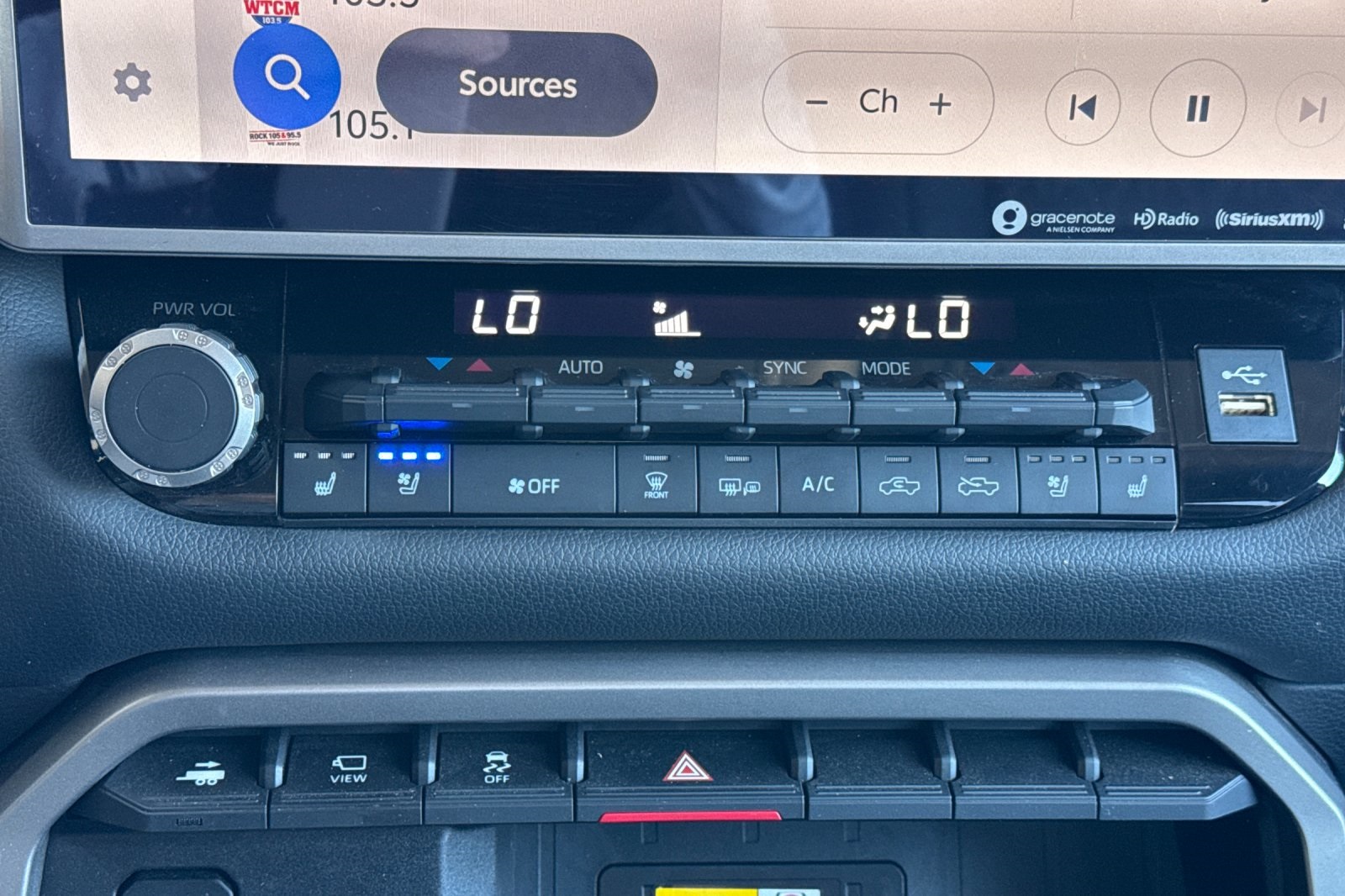 2022 Toyota Tundra Limited photo 18