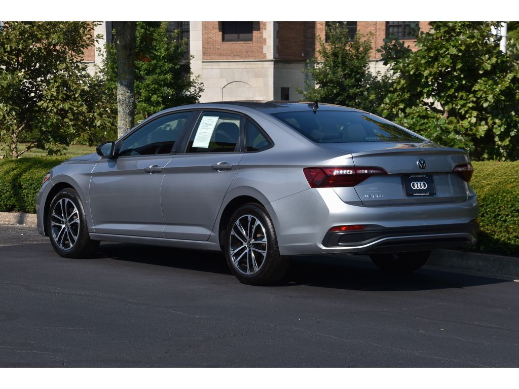 2024 Volkswagen Jetta Sport photo 4